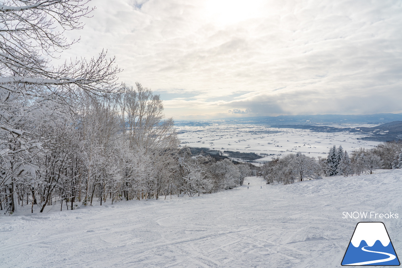 ぴっぷスキー場｜旭川紋別自動車道・比布北インターを降りたら約３分で到着。良質な雪、多彩なコース、抜群の眺望、美味しいグルメ、アフタースキーに温泉も。。。とっても高い満足度を誇るローカルゲレンデを滑ります(^^)/